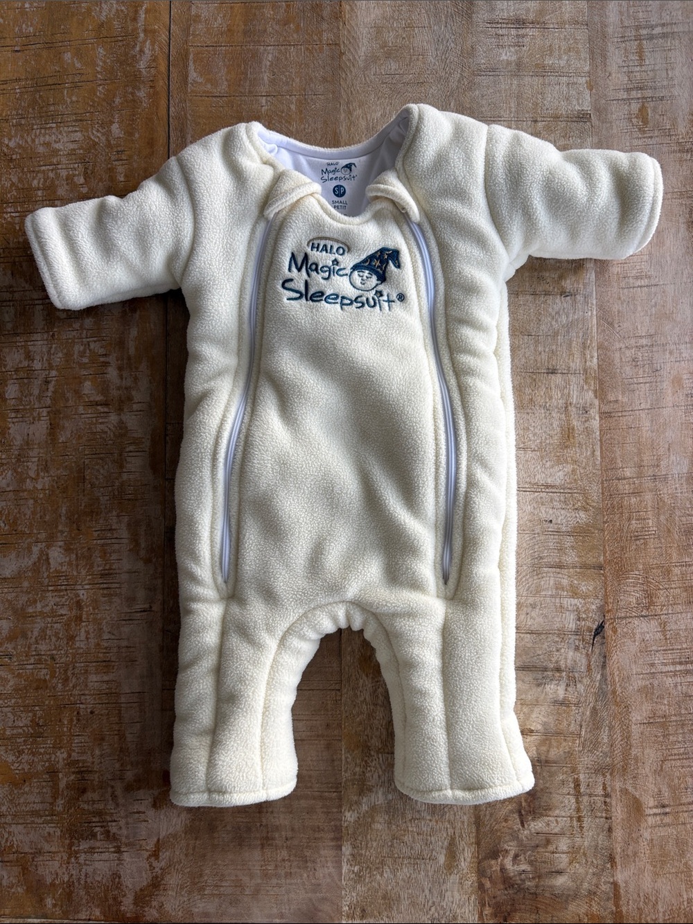 NWOT Baby Merlin’s Magic sleepsuit Small(3-6m)